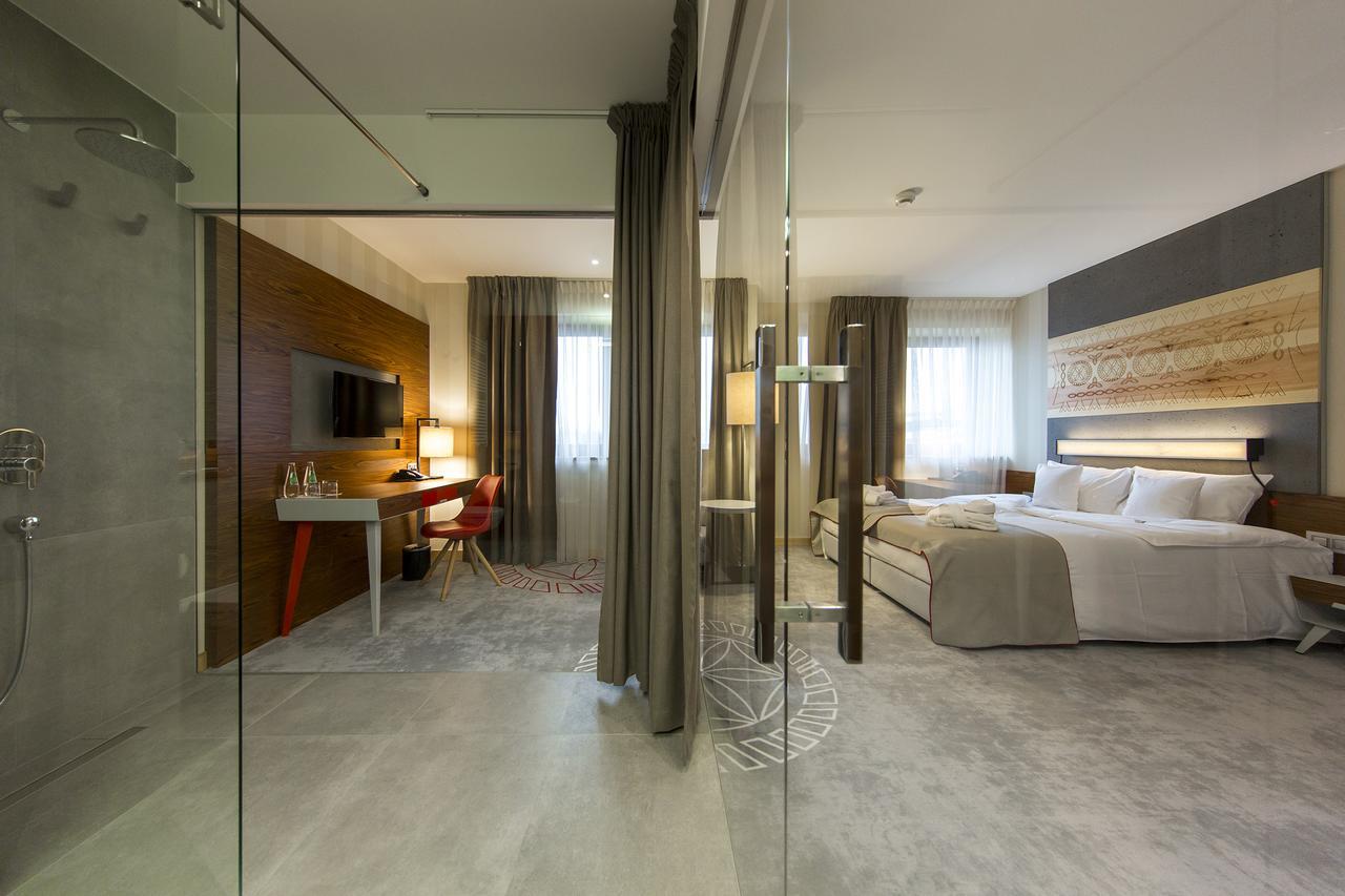 Hotel Kopieniec Fizjo- Med & Spa Murzasichle Ruang foto