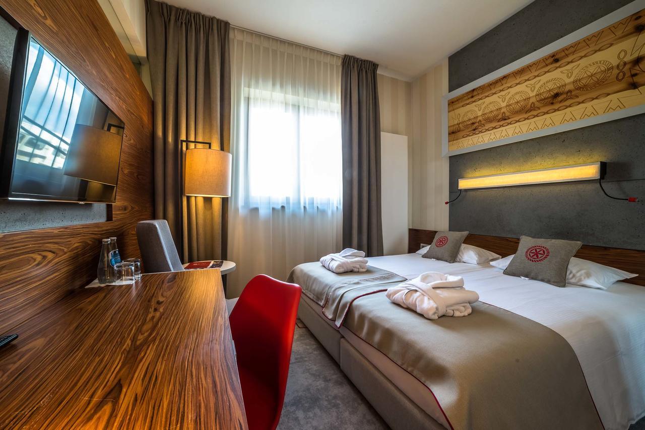 Hotel Kopieniec Fizjo- Med & Spa Murzasichle Bagian luar foto